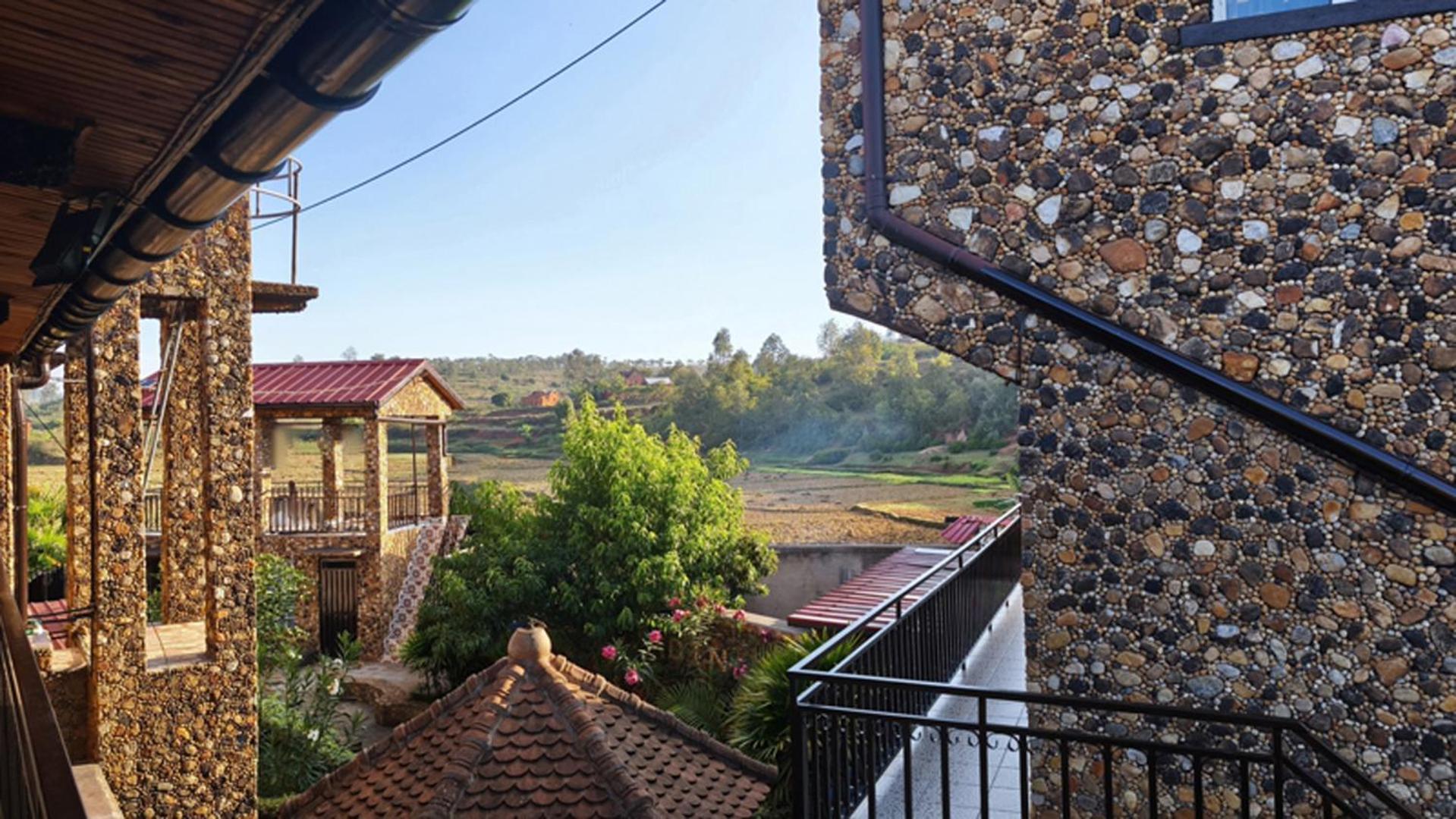 Hotel Restaurant Le Miamiam Glouglou Ambositra Dış mekan fotoğraf