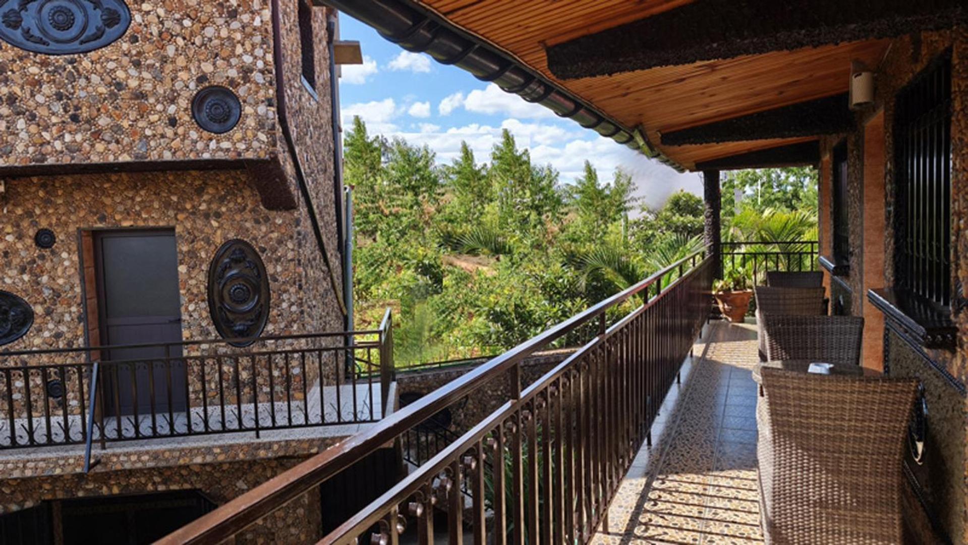 Hotel Restaurant Le Miamiam Glouglou Ambositra Dış mekan fotoğraf