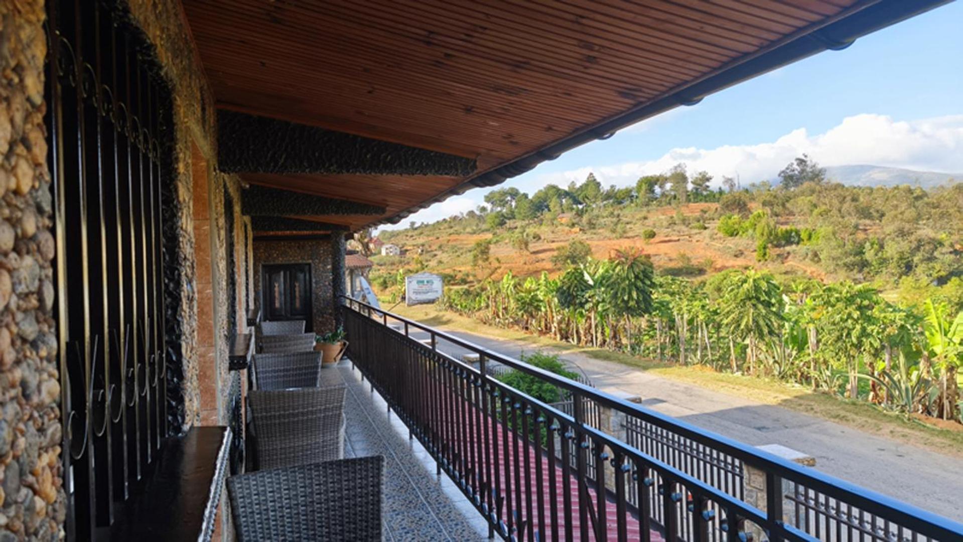 Hotel Restaurant Le Miamiam Glouglou Ambositra Dış mekan fotoğraf