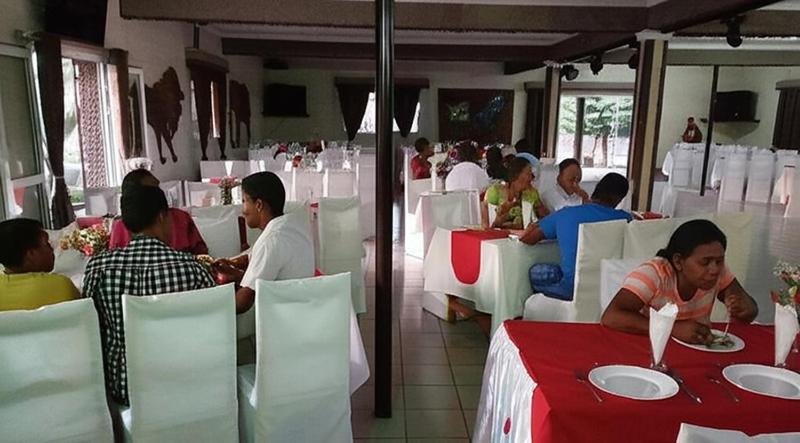 Hotel Restaurant Le Miamiam Glouglou Ambositra Dış mekan fotoğraf