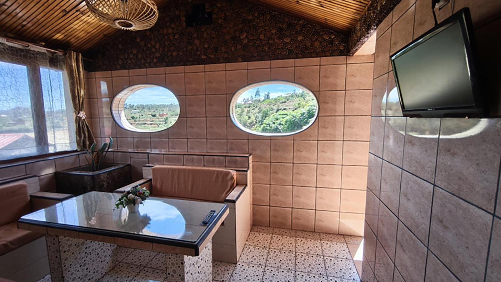 Hotel Restaurant Le Miamiam Glouglou Ambositra Dış mekan fotoğraf
